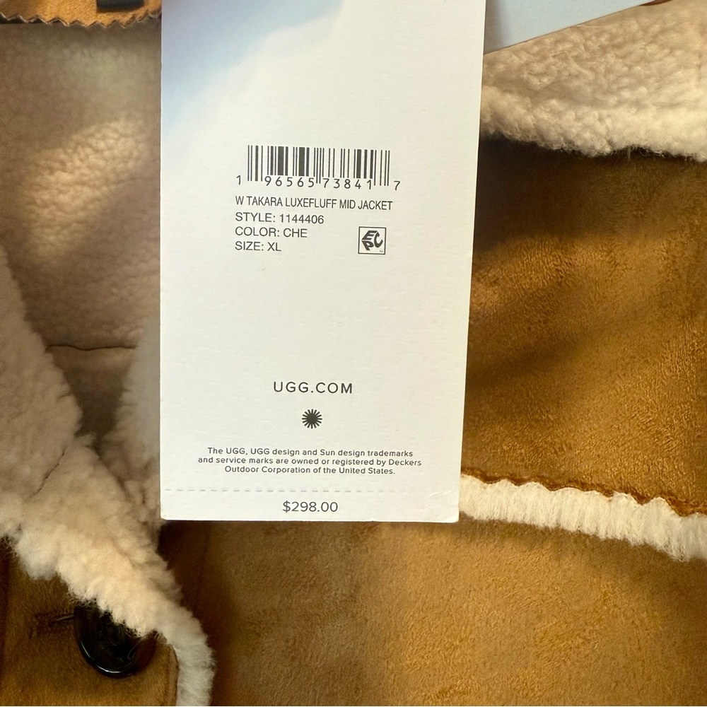 UGG Women's Brown Shearling Coat P to P 27 inches, and Length 37 Inch long - Picture 4 of 11